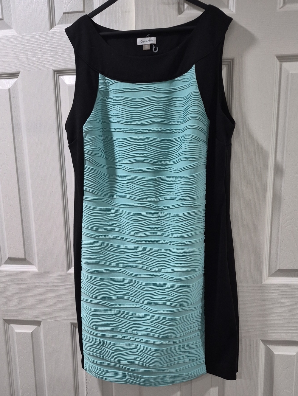 Calvin Klein Black and Aqua Textured Sheath Midi Dress